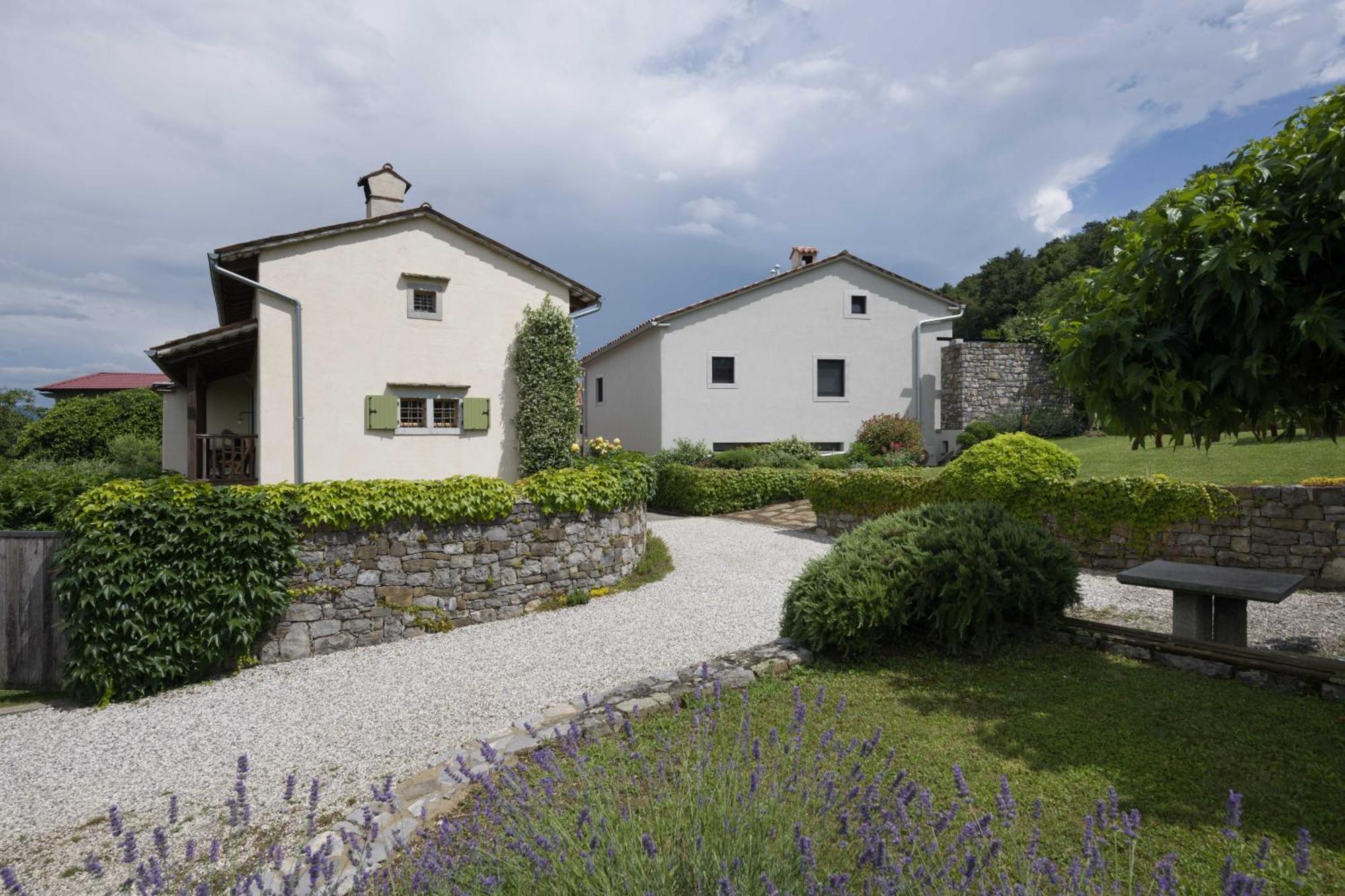 Villa Artes With Free Hot Tub & Sauna Branik Esterno foto
