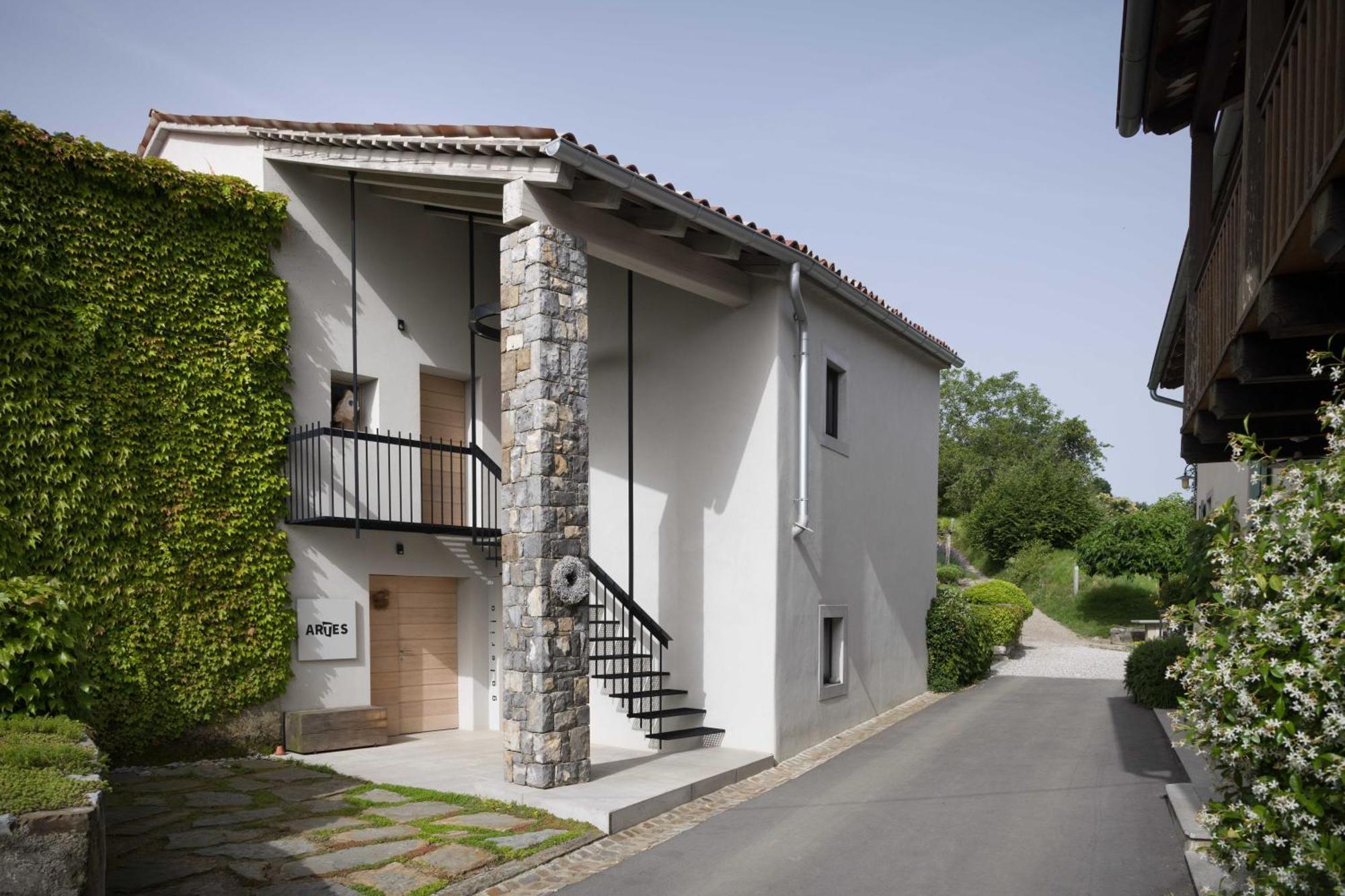 Villa Artes With Free Hot Tub & Sauna Branik Esterno foto